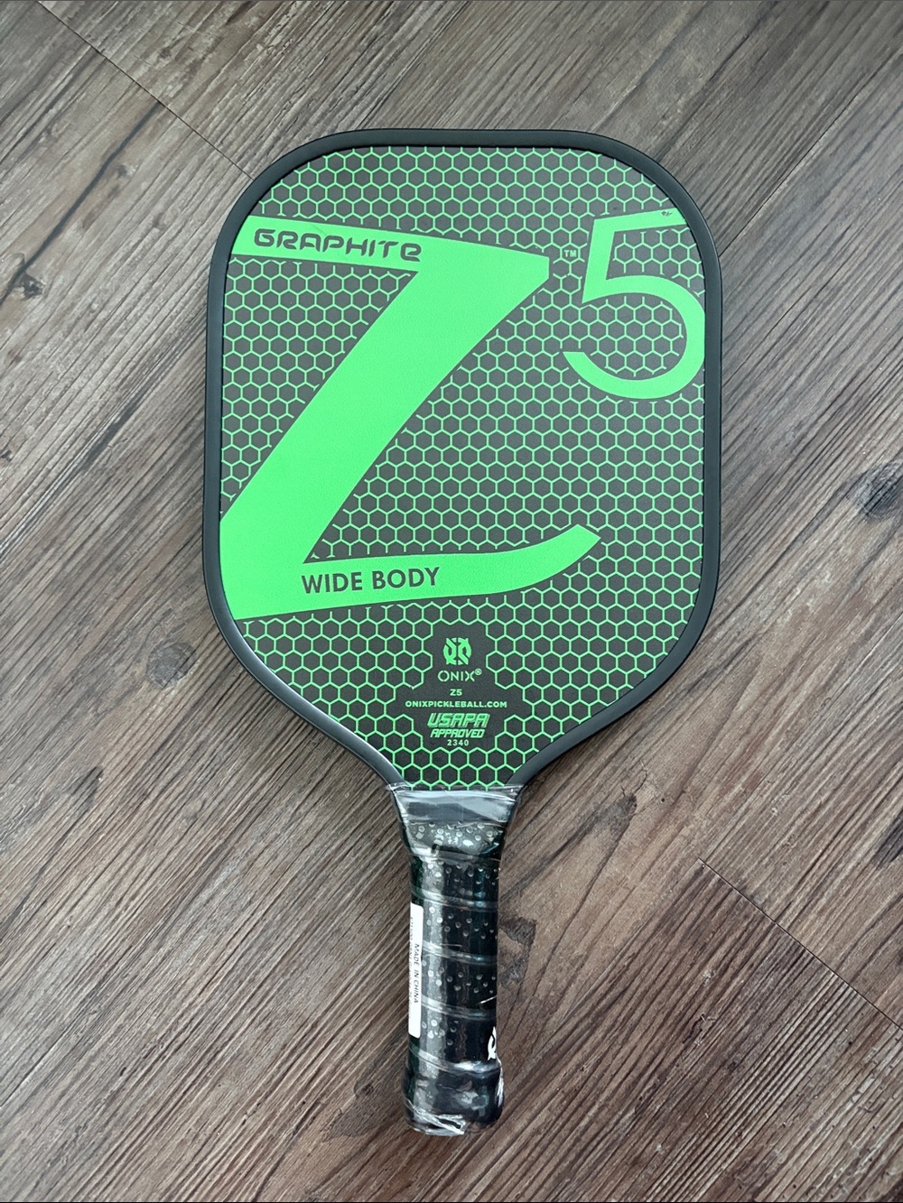 ONIX Z5 GRAPHITE GREEN BLACK PICKLEBALL PADDLE WIDE BODY NEW